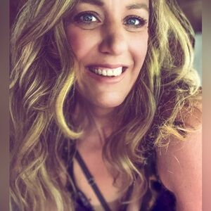 Welcome beautiful wildflowers! 🖤